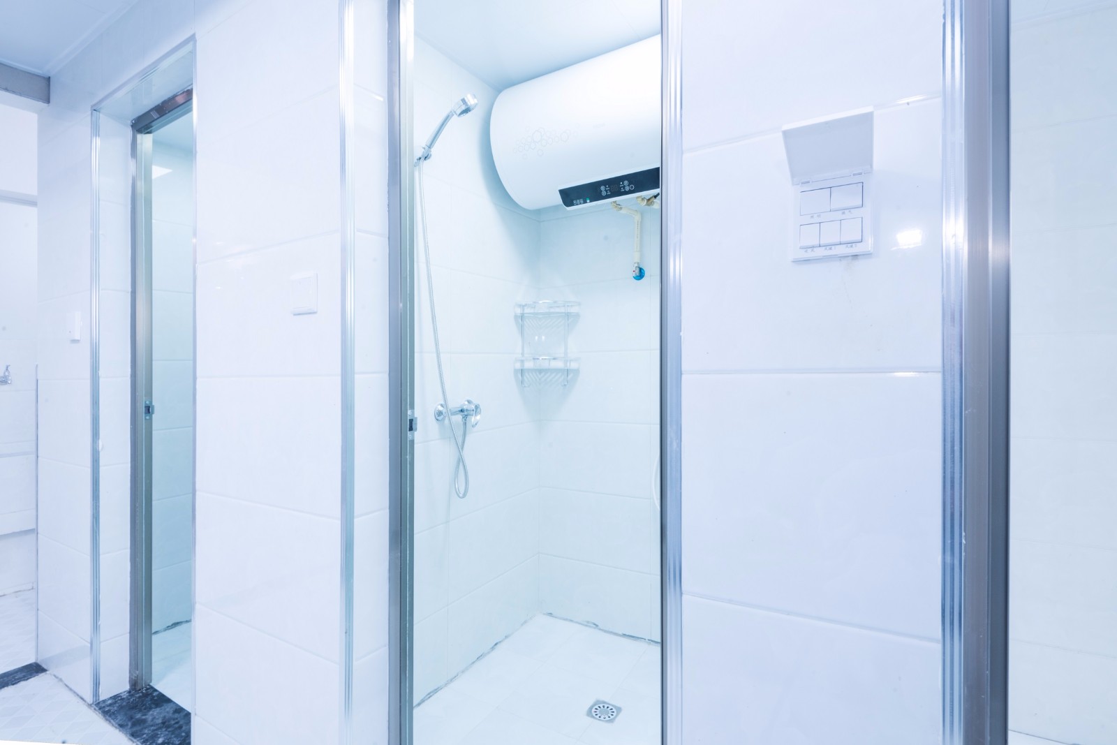 漢口校區 淋浴間.jpg